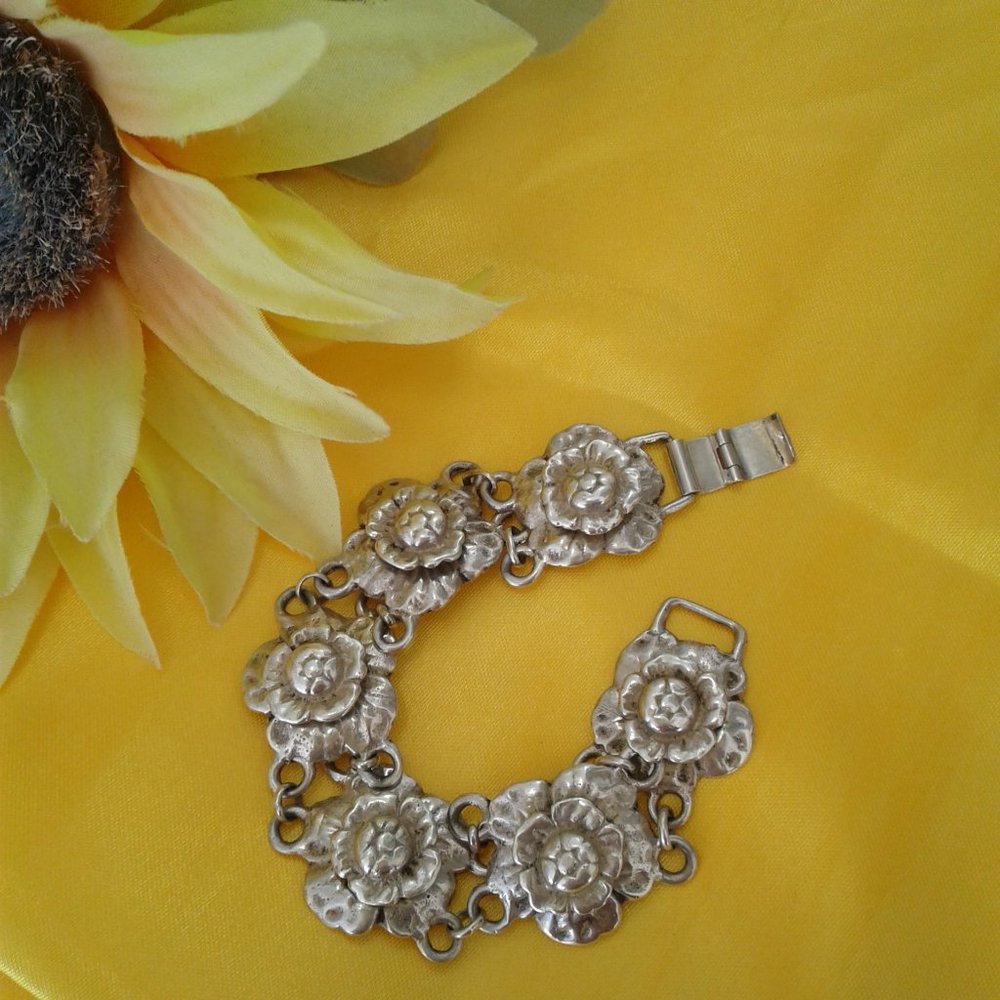 Vintage Heavy Sterling flowers silver chain link bracelet stamped Sterling